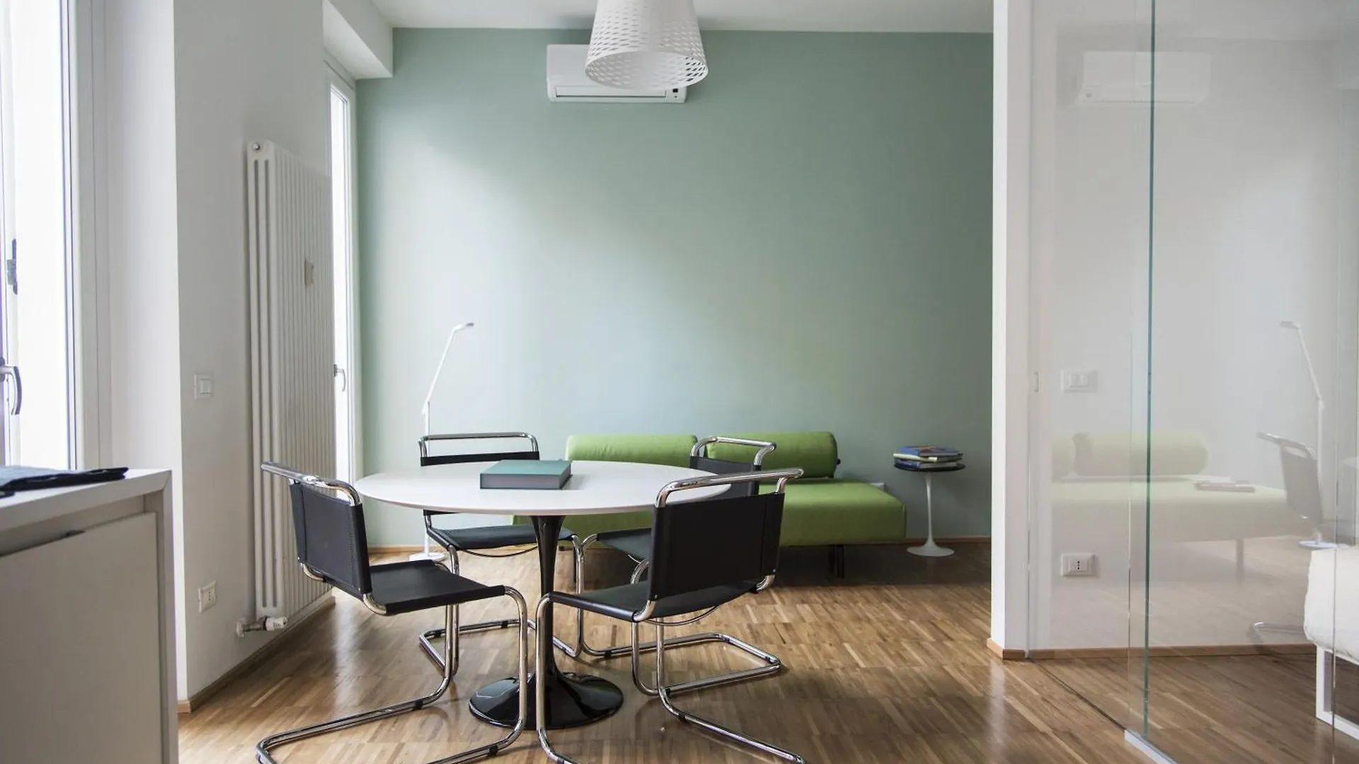 מילאנו Brera Apartments In Nerino 0*,  איטליה